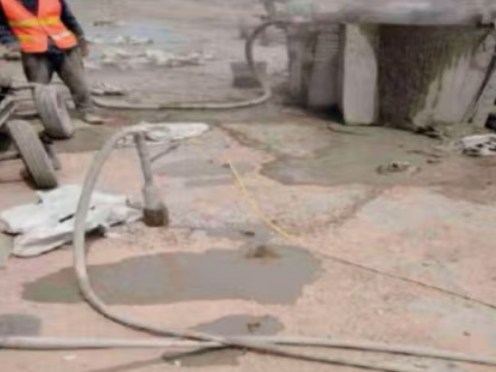 改则水泥混凝土路面板底注浆技术 路面脱空注浆整治方案