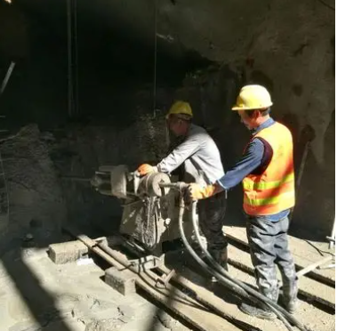 改则水下抗分散灌浆料特点 水下不分散注浆料介绍