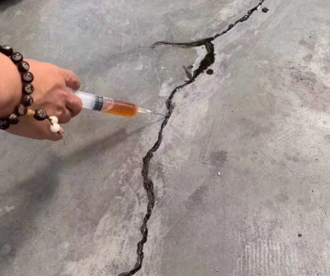 改则混凝土裂缝修补技术详解​